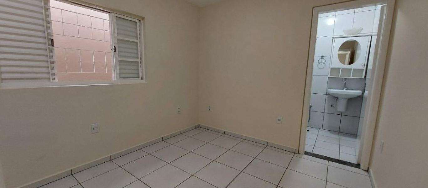 CASA NA Vila Tênis Clube em Assis