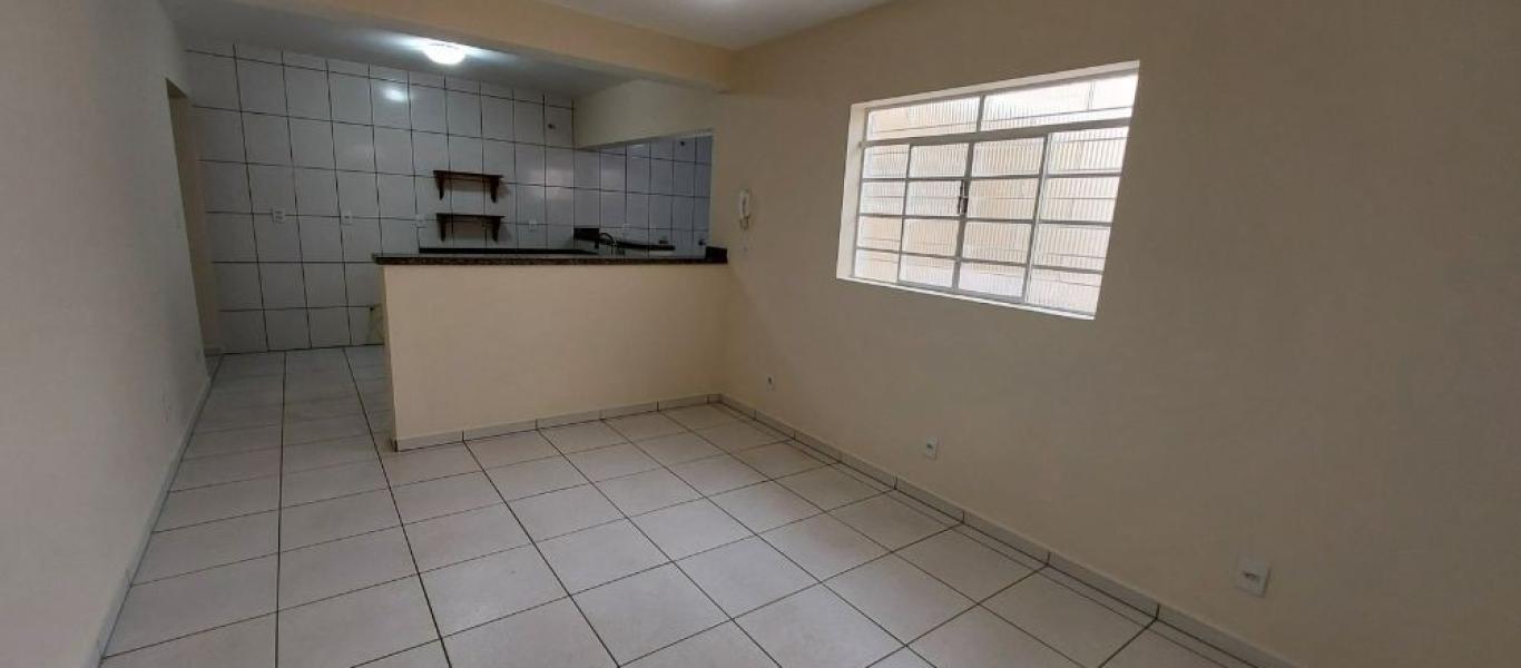 CASA NA Vila Tênis Clube em Assis