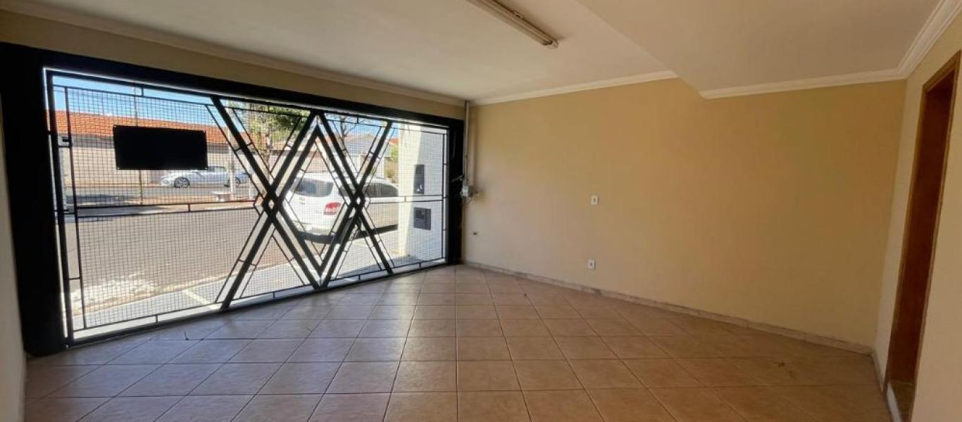 CASA NA VILA OURO VERDE em Assis