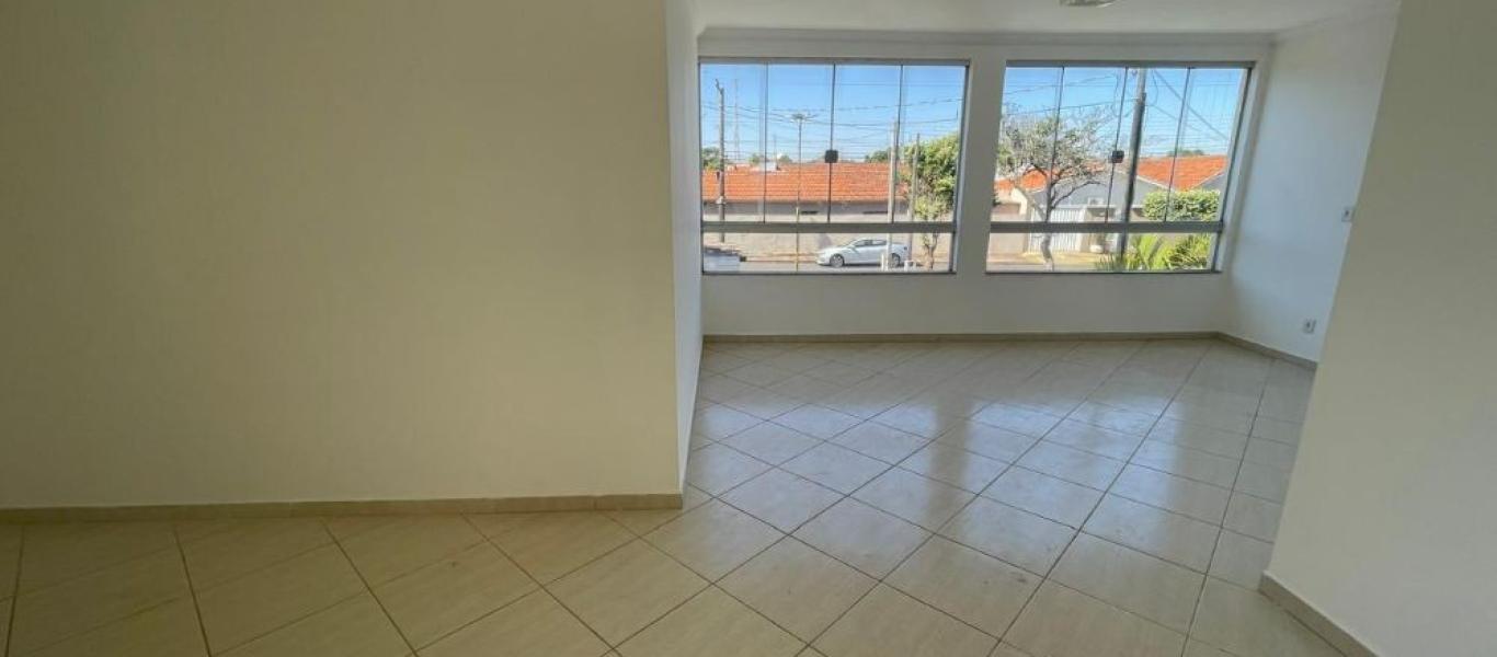 CASA NA VILA OURO VERDE em Assis
