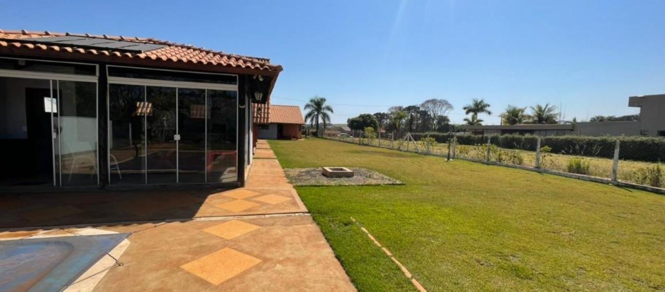 CHÁCARA NO RESIDENCIAL VILLA BELLA em CÂNDIDO MOTA