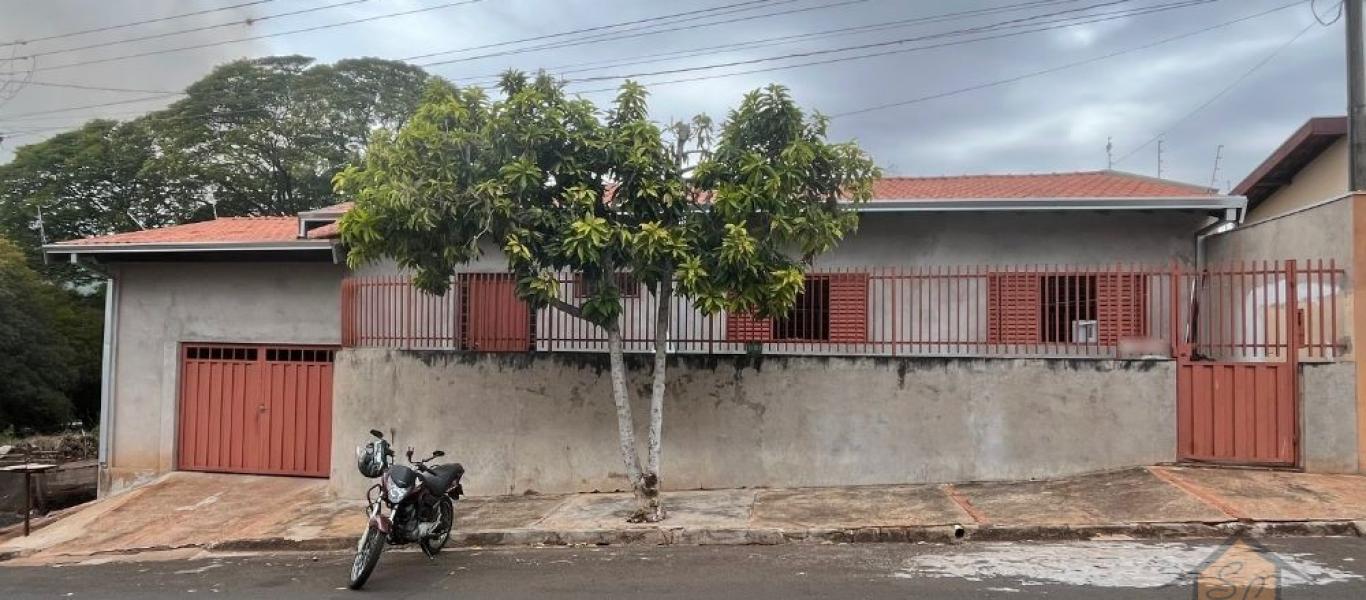 CASA NA VILA PALHARES em Assis