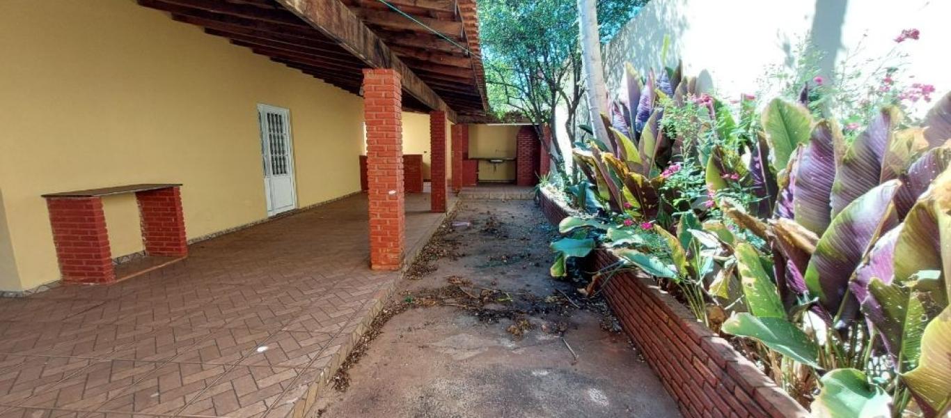 CASA NO Parque Universitário em Assis