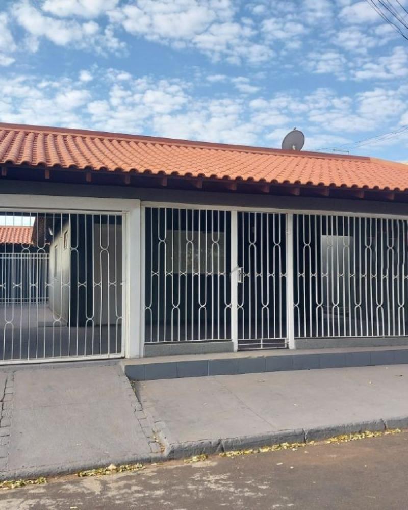 CASA NA Conjunto Habitacional Assis IV em Assis