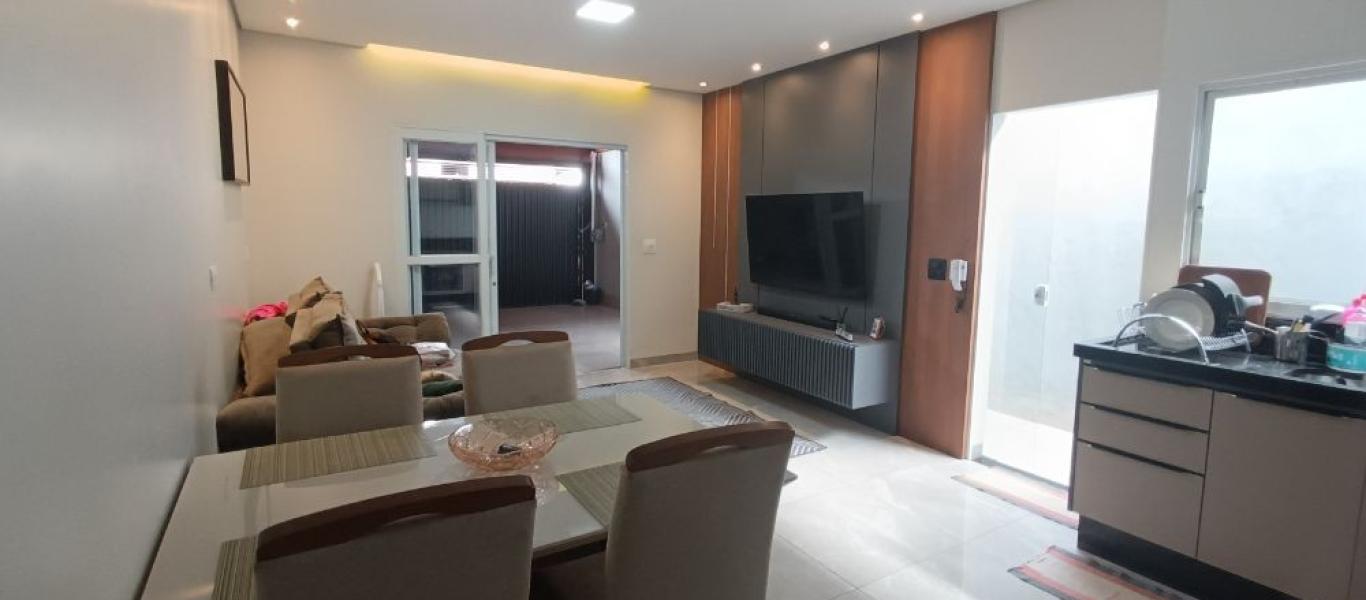 CASA NA Vila Alpinia em Cândido Mota