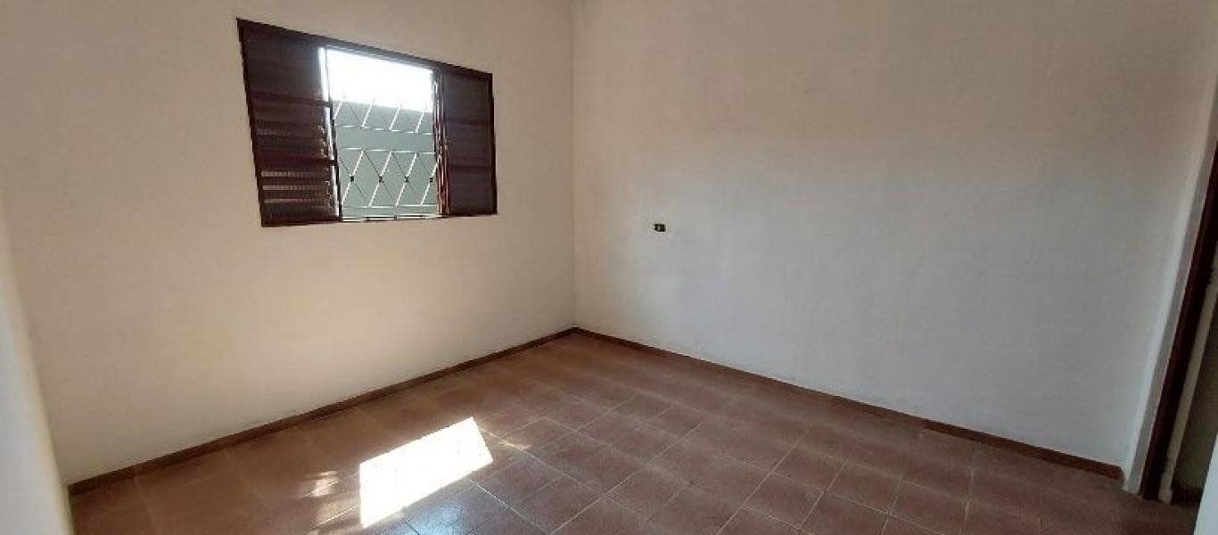 CASA NA Vila Progresso em Assis