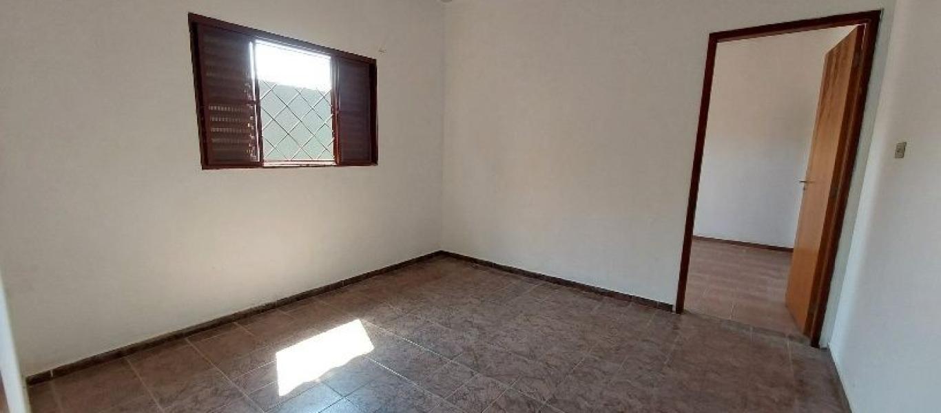 CASA NA Vila Progresso em Assis