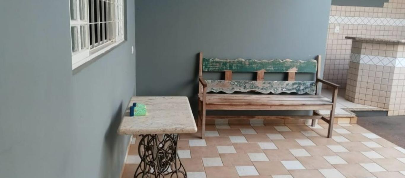 CASA NO JARDIM PARANÁ em Assis