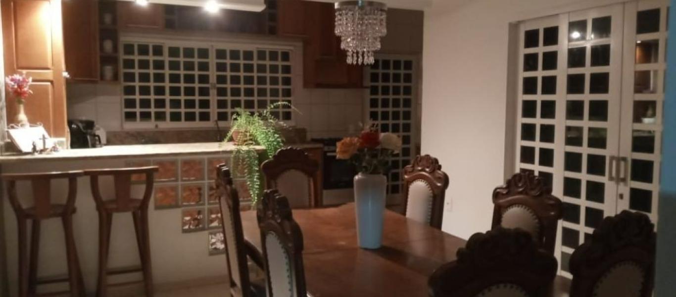 CASA NO JARDIM PARANÁ em Assis