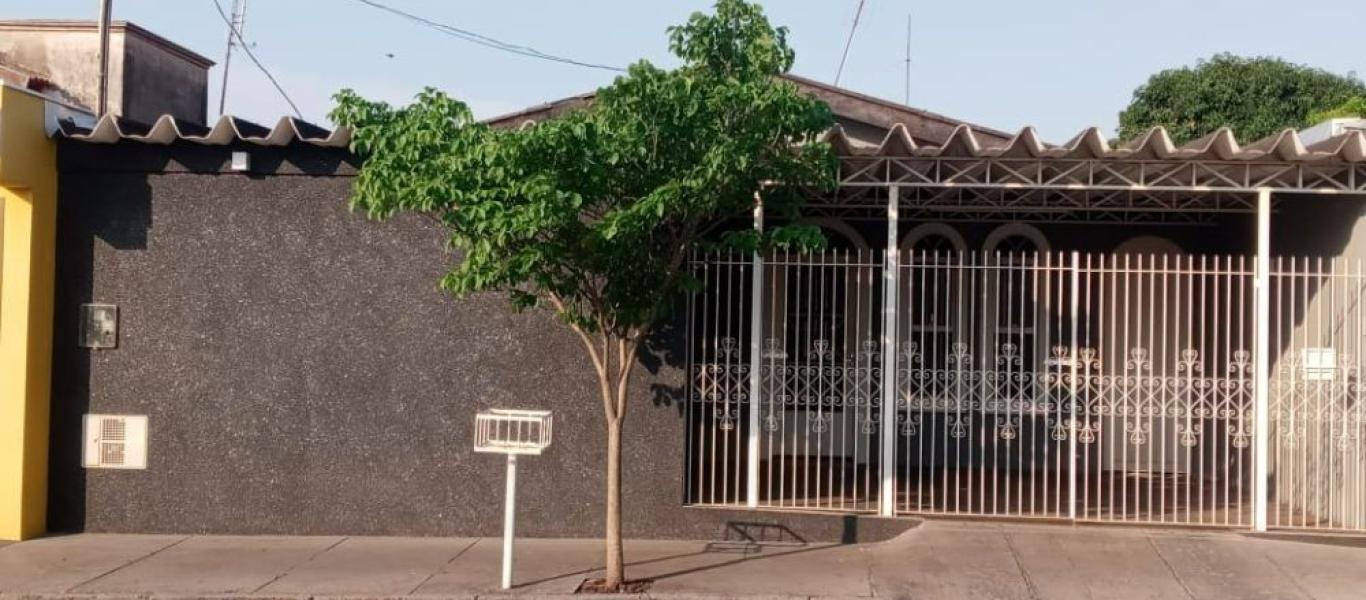 CASA NO JARDIM PARANÁ em Assis