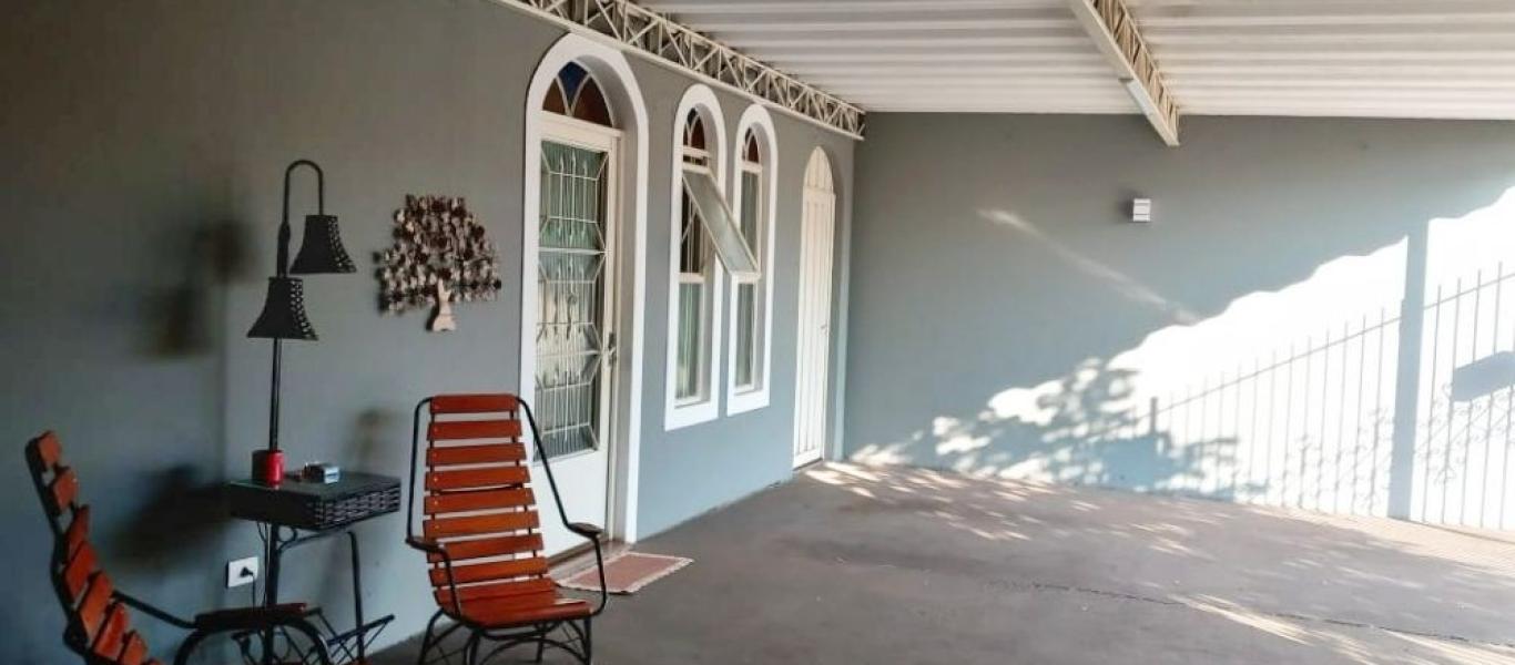 CASA NO JARDIM PARANÁ em Assis