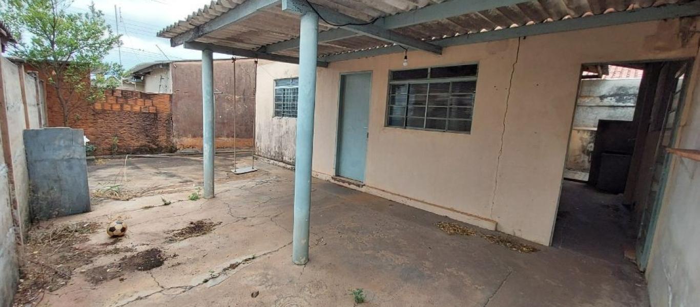 CASA NA Vila Ebenezer em Assis