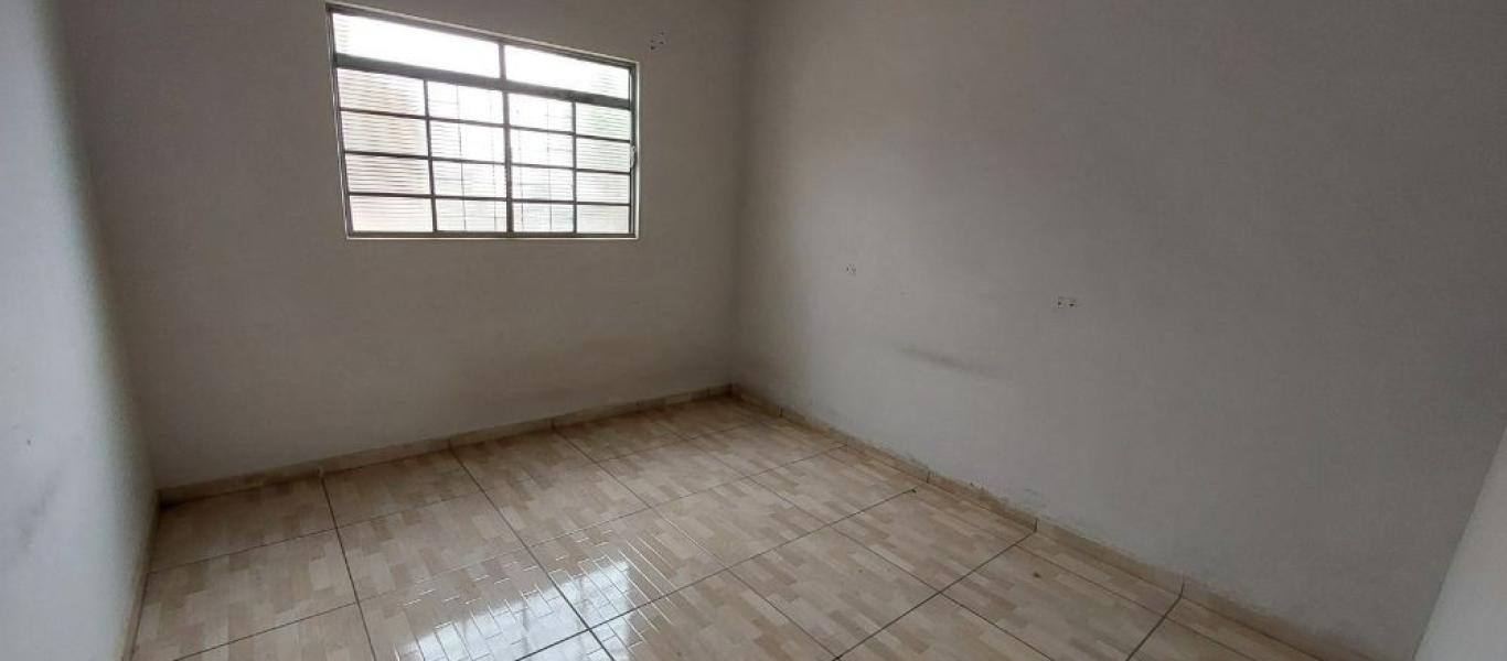 CASA NA Vila Ebenezer em Assis