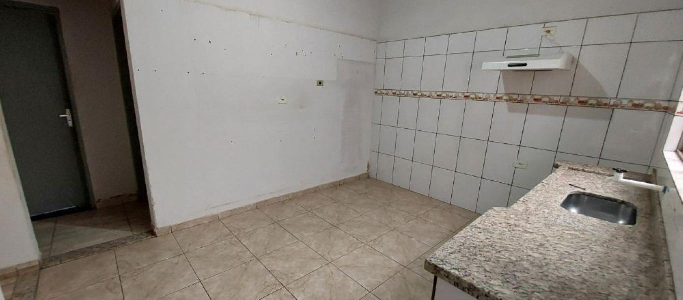 CASA NA Vila Ebenezer em Assis