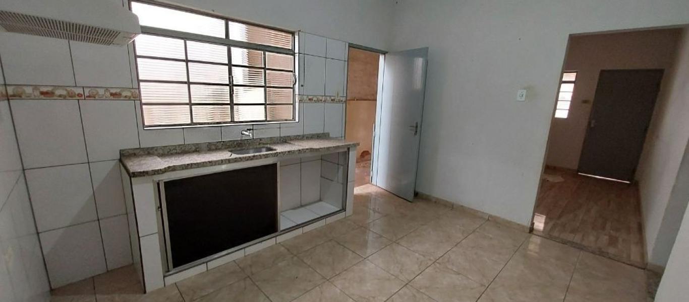 CASA NA Vila Ebenezer em Assis
