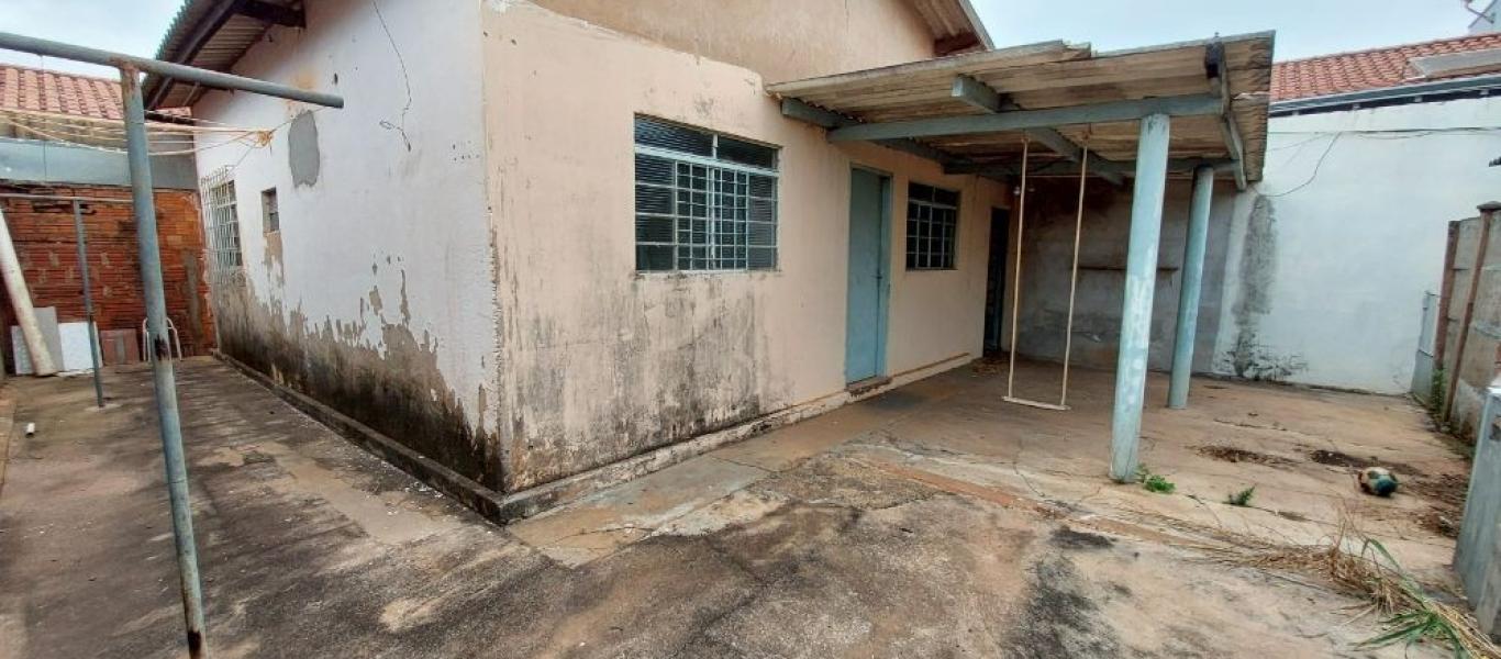 CASA NA Vila Ebenezer em Assis