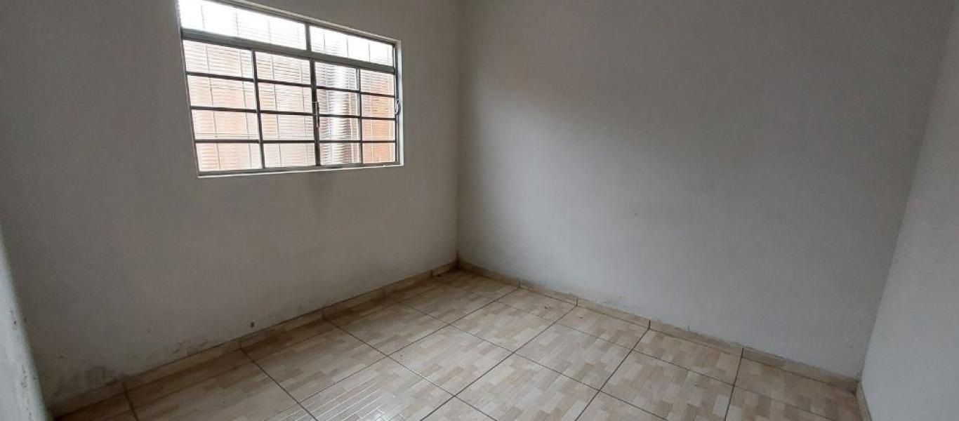 CASA NA Vila Ebenezer em Assis