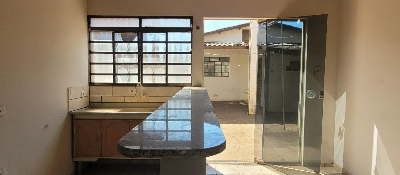CASA NA Vila Ribeiro em Assis