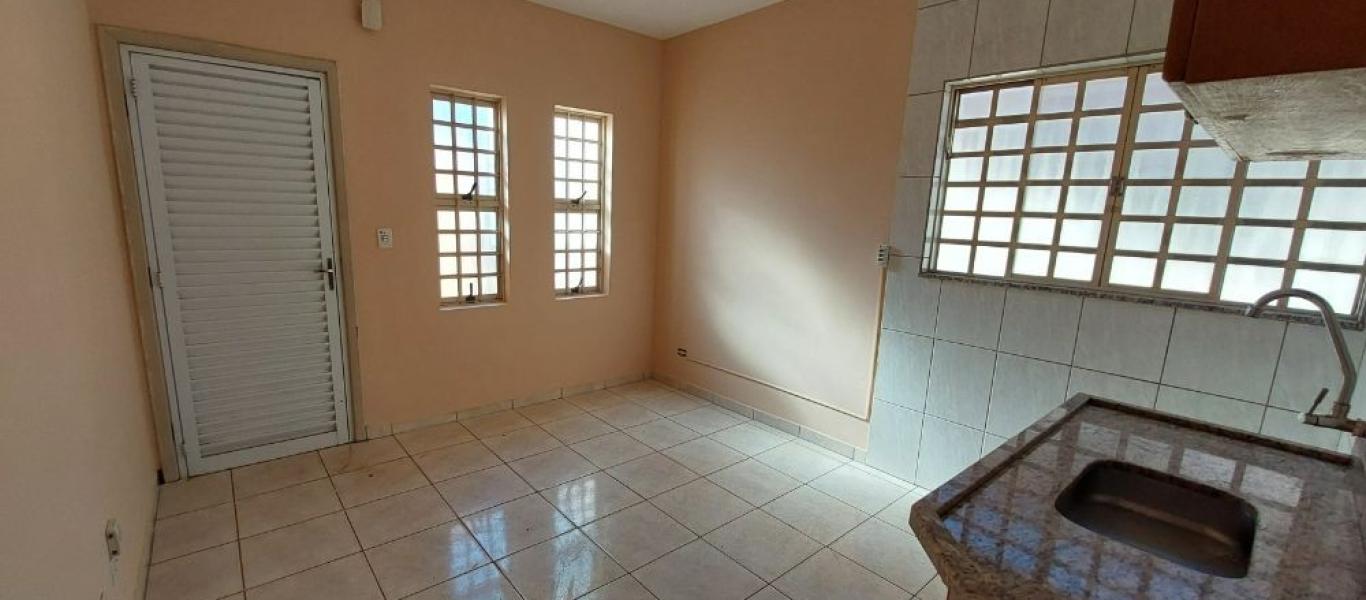 CASA NA Vila Orestes em Assis
