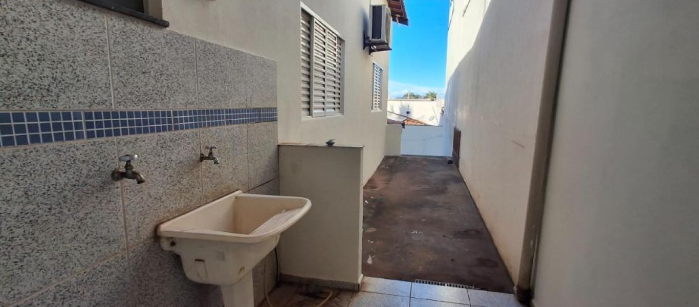 CASA NO Jardim Canadá em Assis