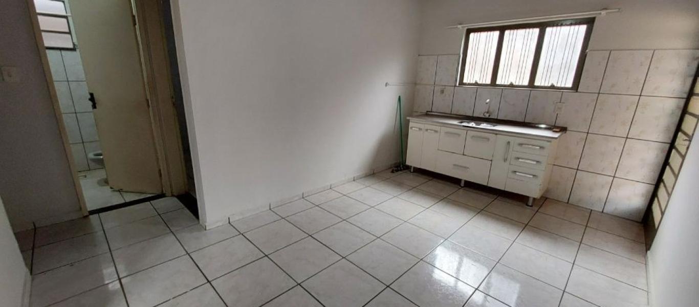 CASA NA Vila Fortuna em Assis