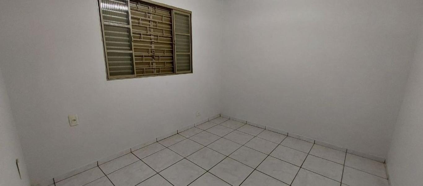 CASA NA Vila Fortuna em Assis
