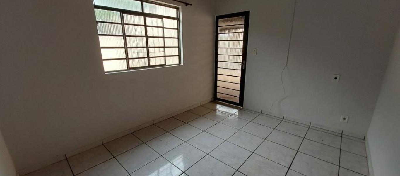 CASA NA Vila Fortuna em Assis