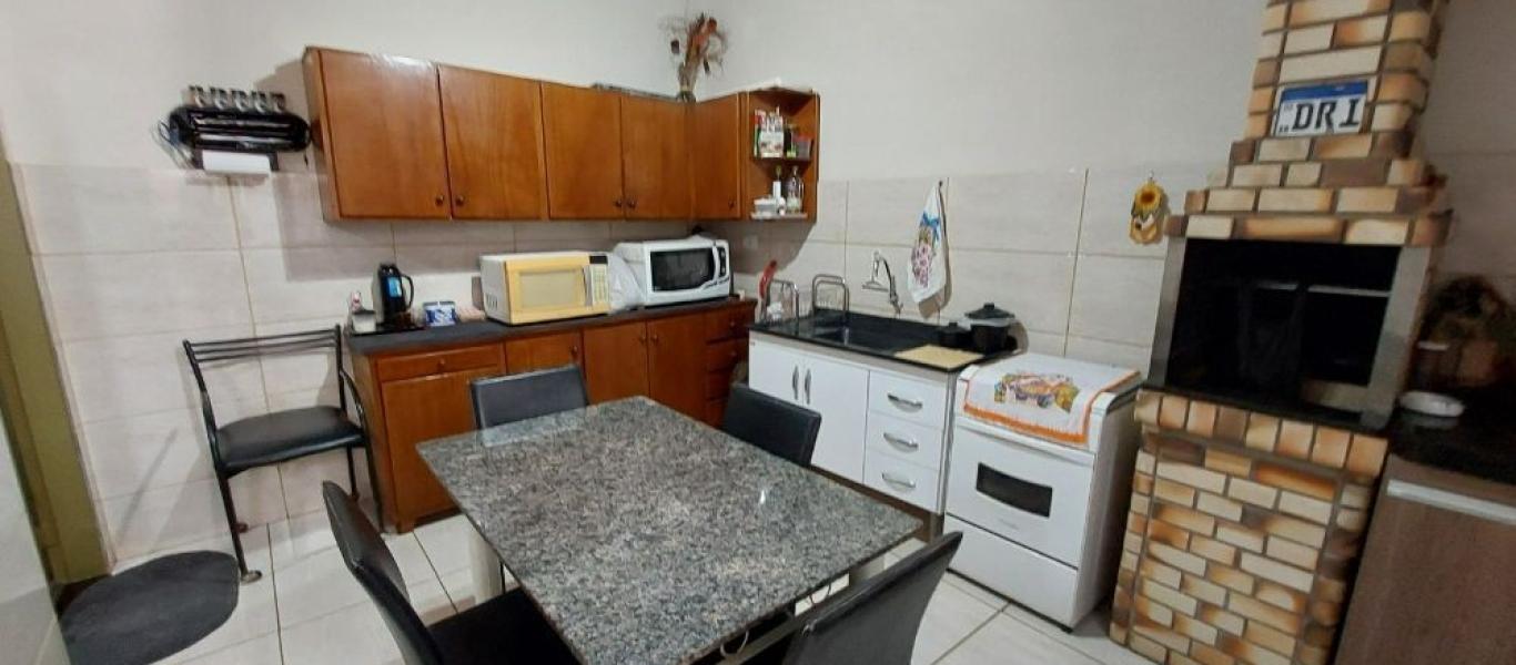 CASA NO Parque das Flores em Assis
