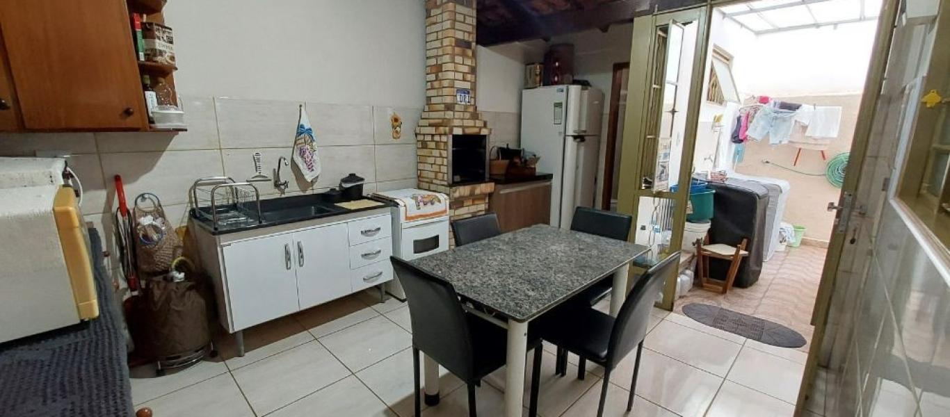 CASA NO Parque das Flores em Assis