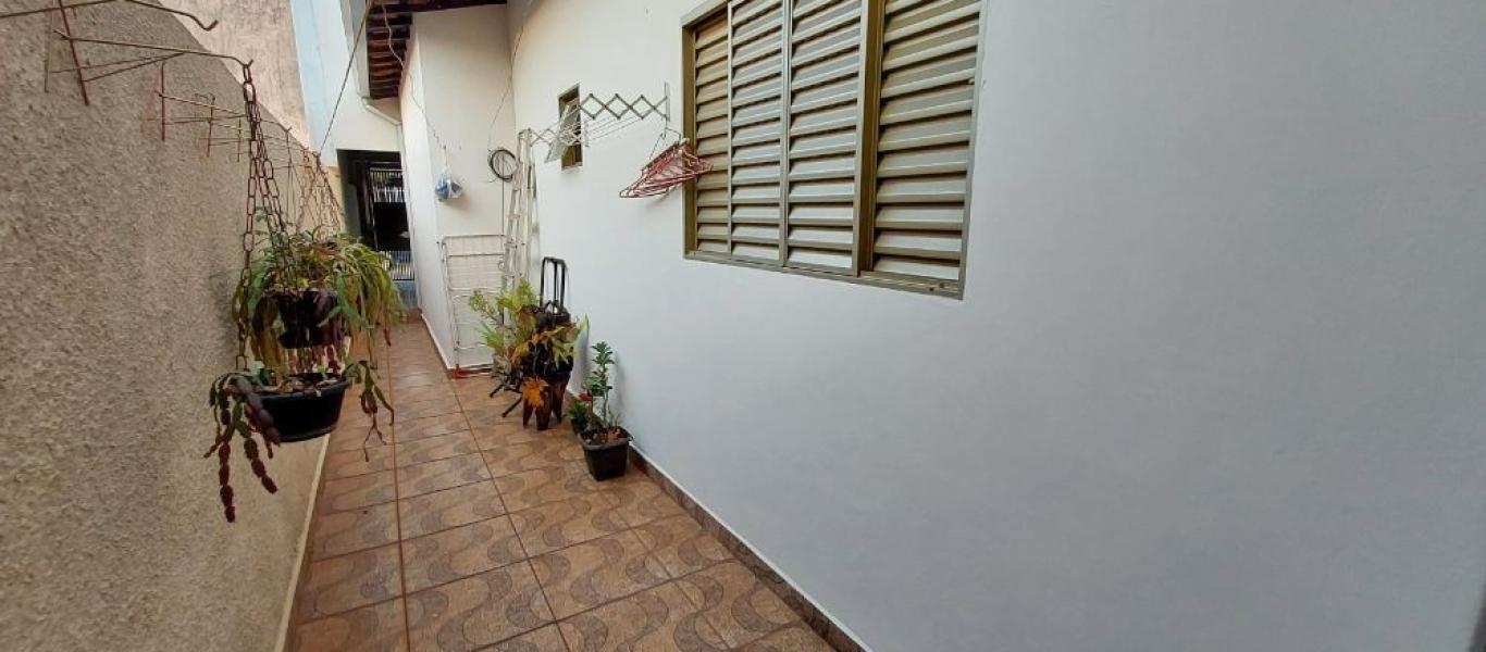 CASA NO Parque das Flores em Assis