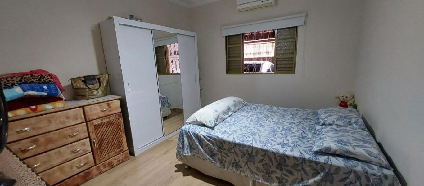 CASA NO Parque das Flores em Assis