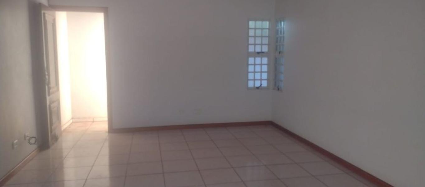 CASA NA COHAB DA RODOVIÁRIA em Assis
