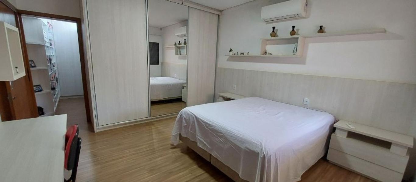 CASA NO Jardim Canadá em Assis