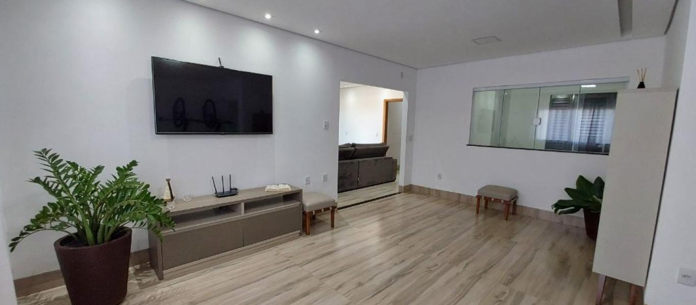 CASA NO Jardim Canadá em Assis