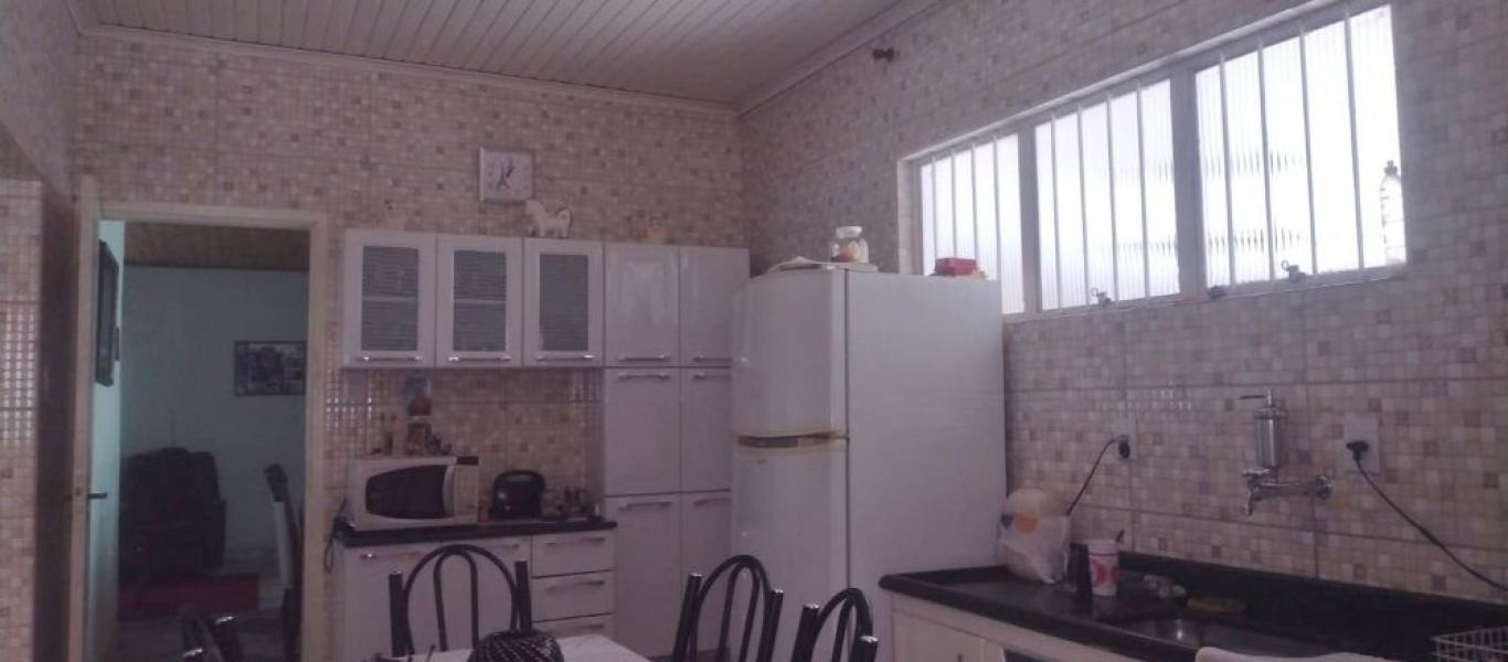 CASA NA Vila Central em Assis