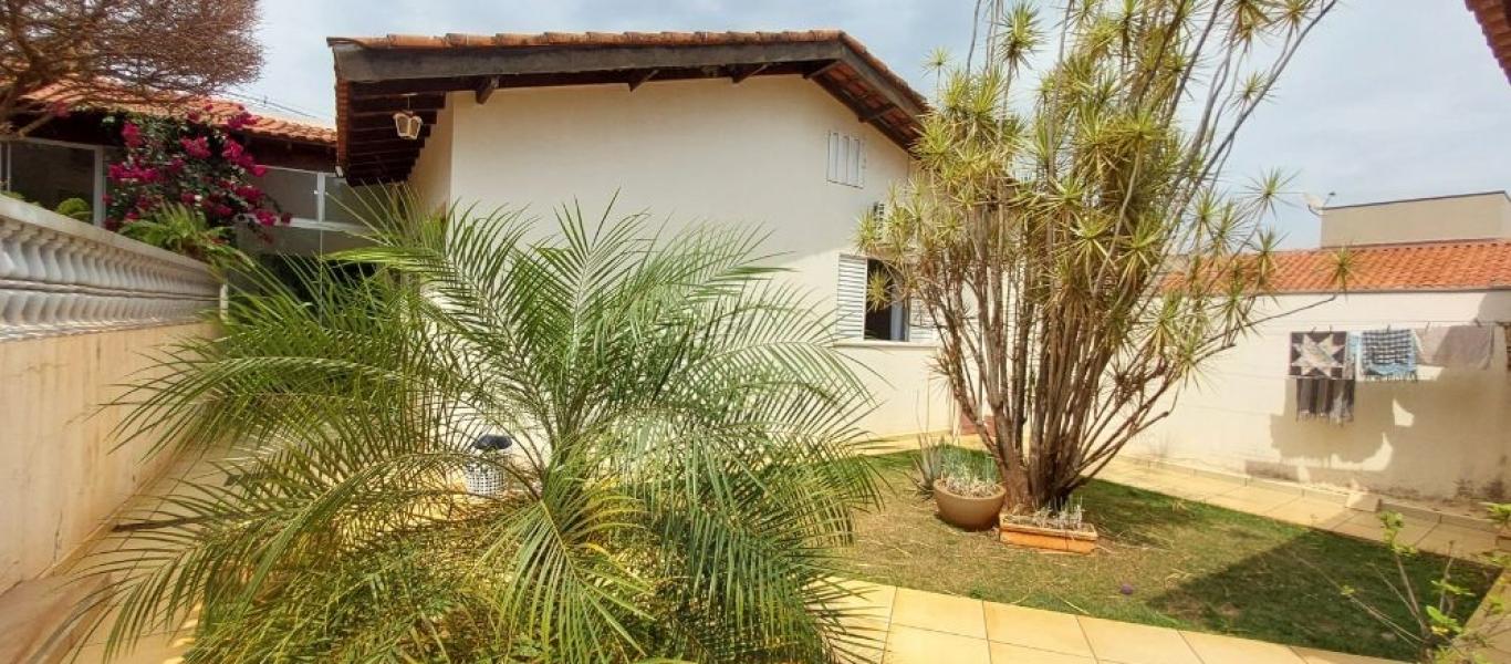 CASA NA Vila Ouro Verde em Assis