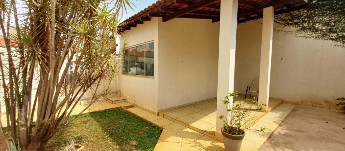 CASA NA Vila Ouro Verde em Assis