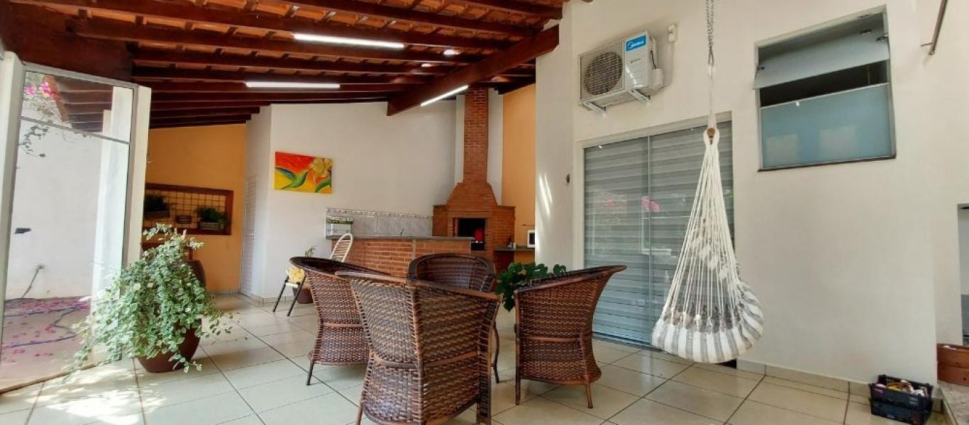 CASA NA Vila Ouro Verde em Assis