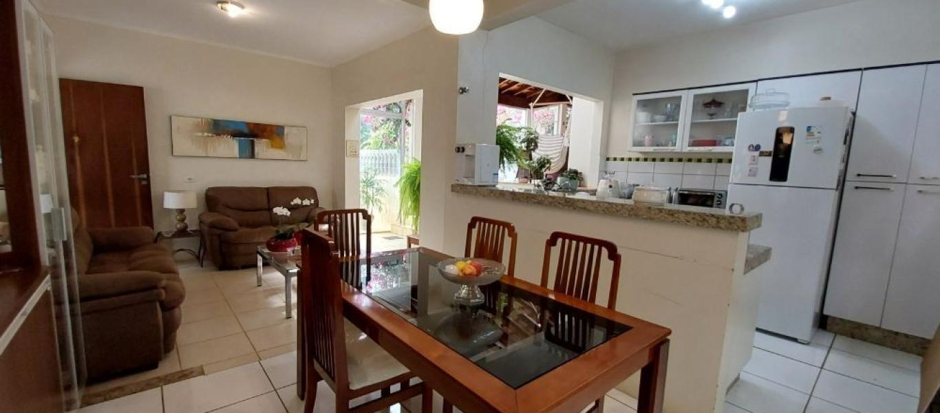CASA NA Vila Ouro Verde em Assis