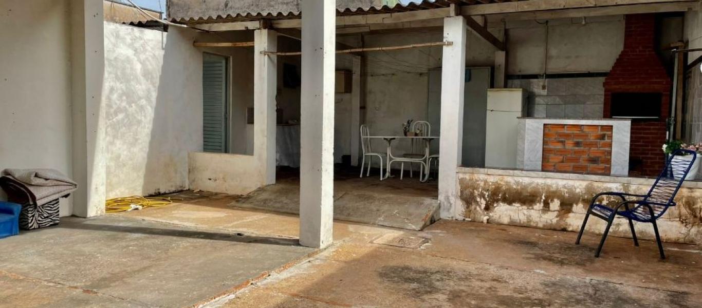 CASA NO Parque Universitário em Assis