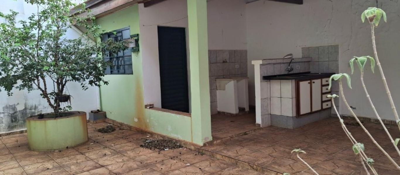 CASA NO Jardim Canadá em Assis