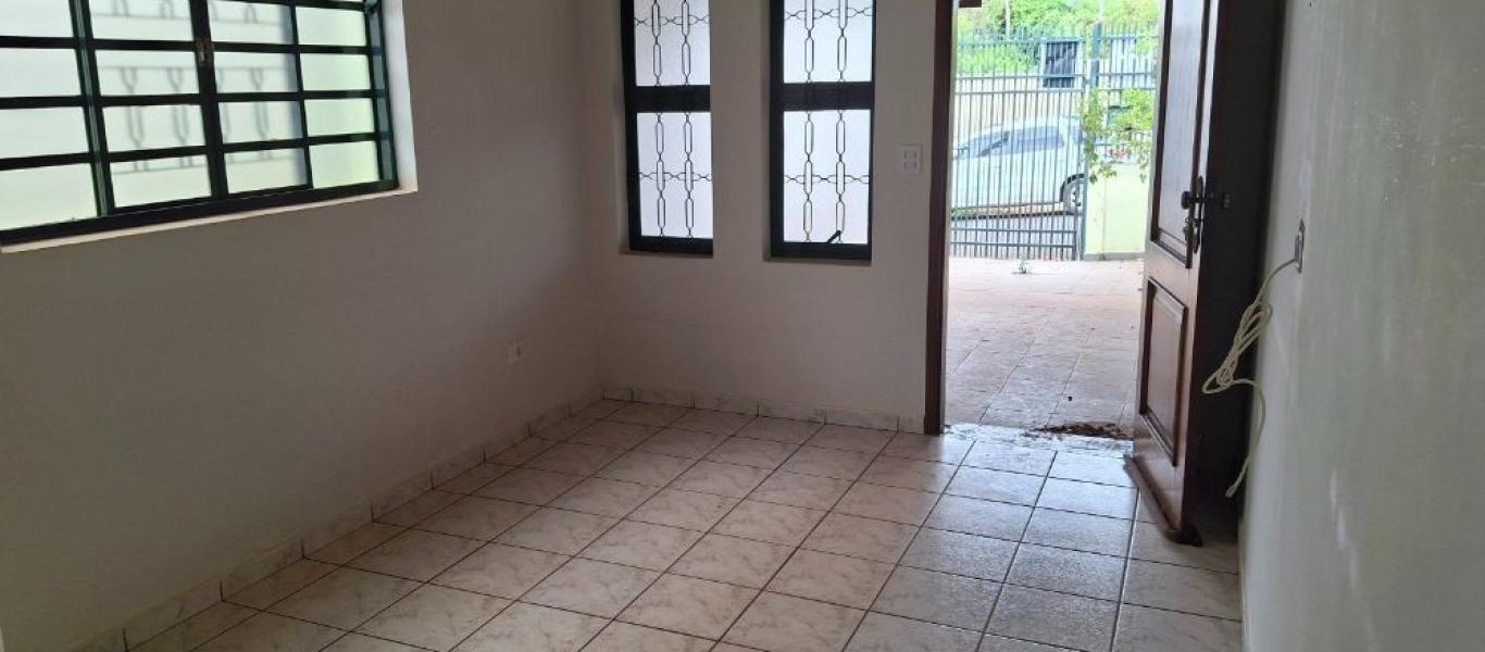 CASA NO Jardim Canadá em Assis