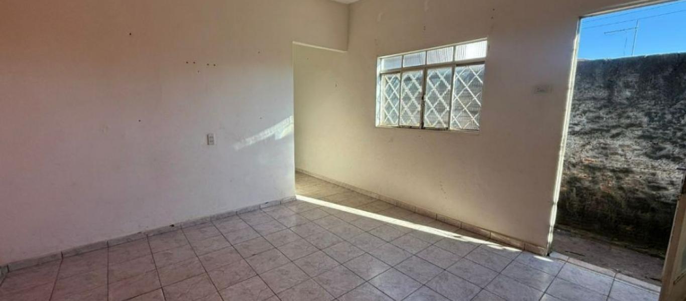 CASA NA Vila Progresso em Assis