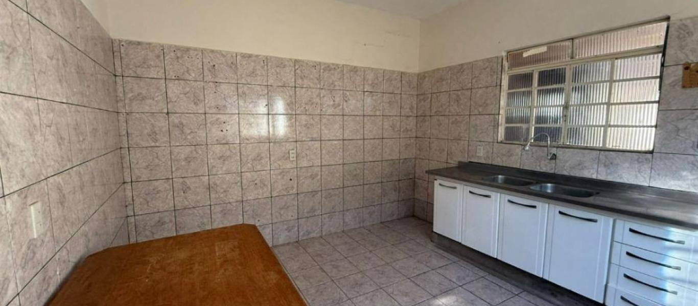 CASA NA Vila Progresso em Assis