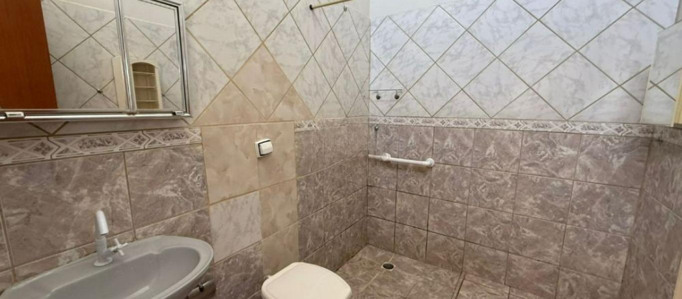 CASA NA Vila Progresso em Assis