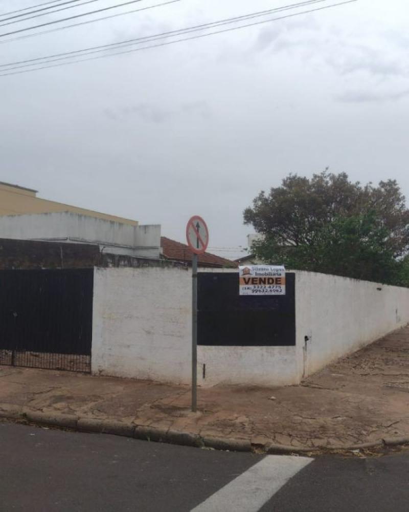 TERRENO NA Vila Santa Cecília em Assis