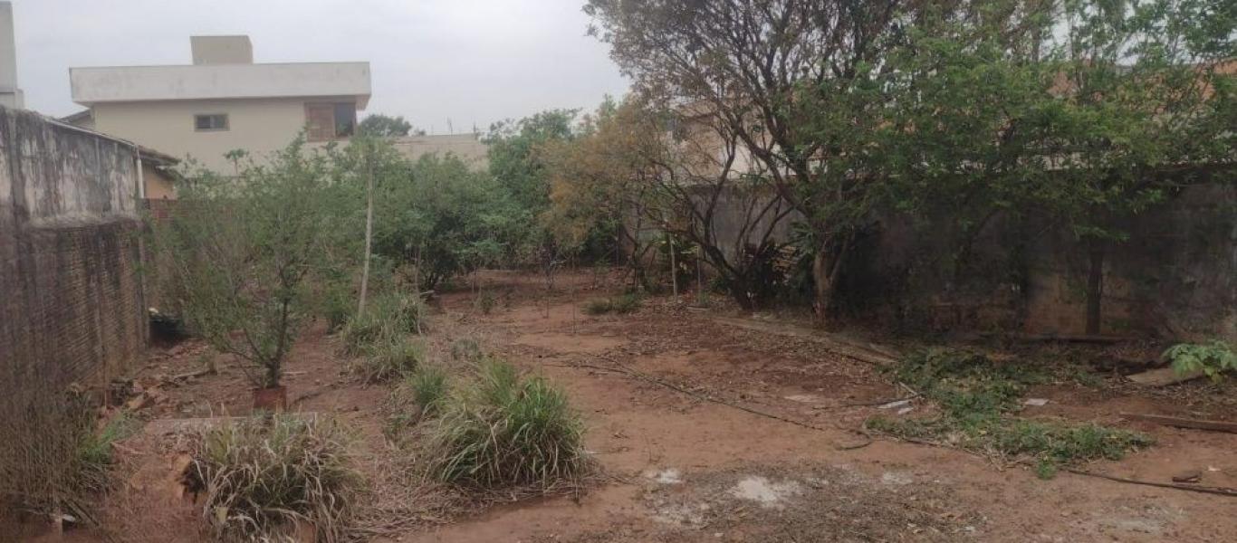 TERRENO NA Vila Santa Cecília em Assis
