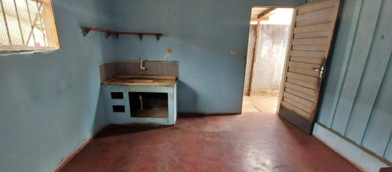 CASA NA Vila Central em Assis