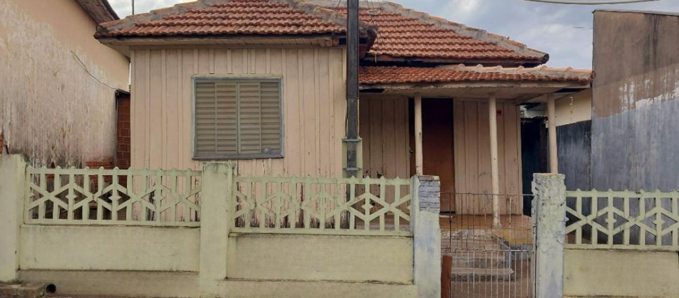 CASA NA Vila Central em Assis