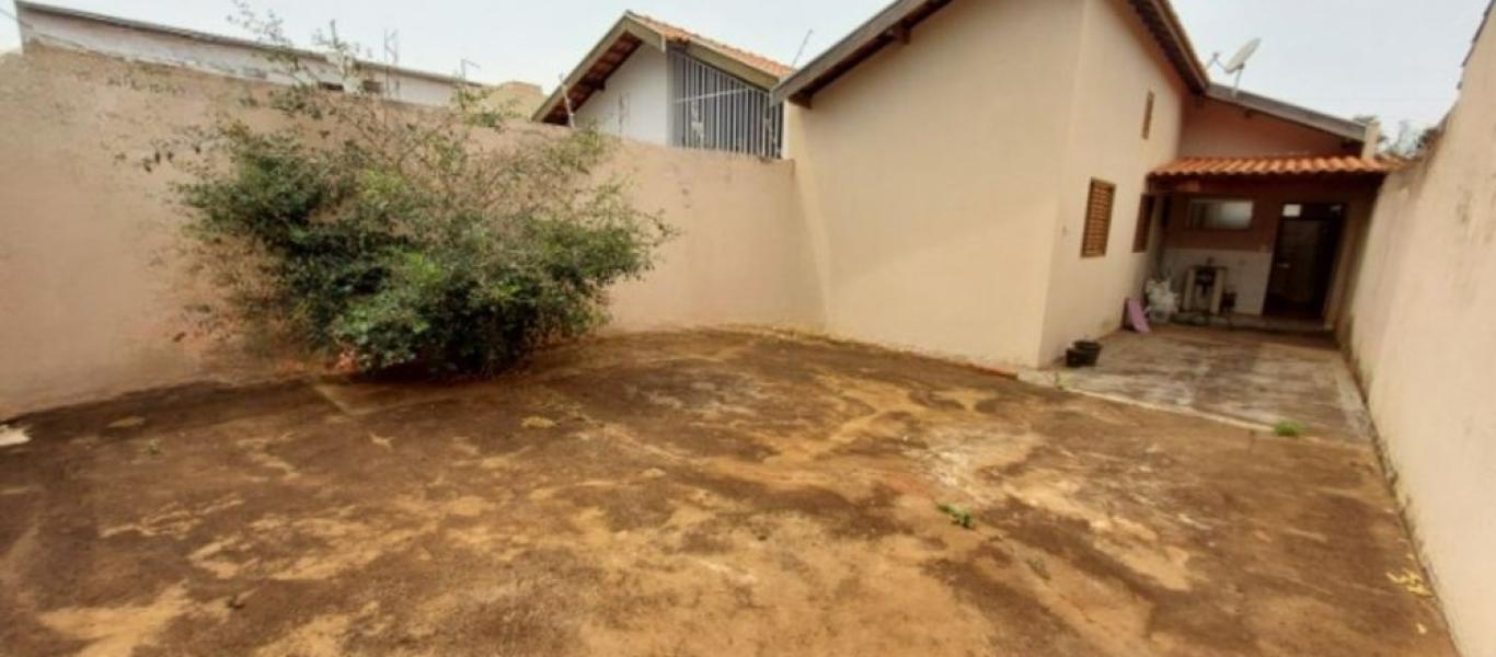 CASA NA Vila Tênis Clube em Assis